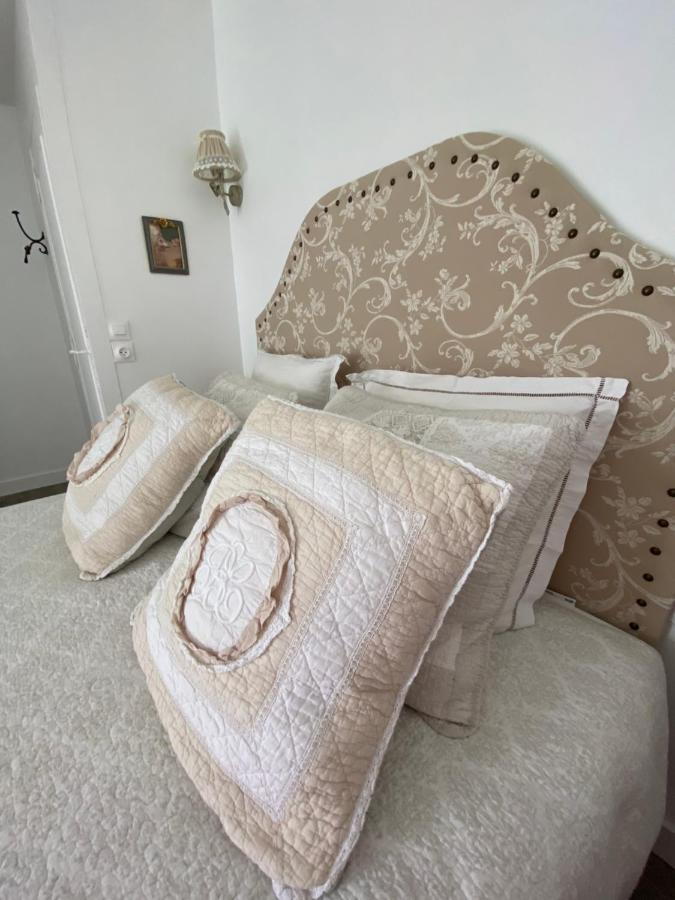 Le Vieux Moulin Bed & Breakfast Bouhet Exterior photo