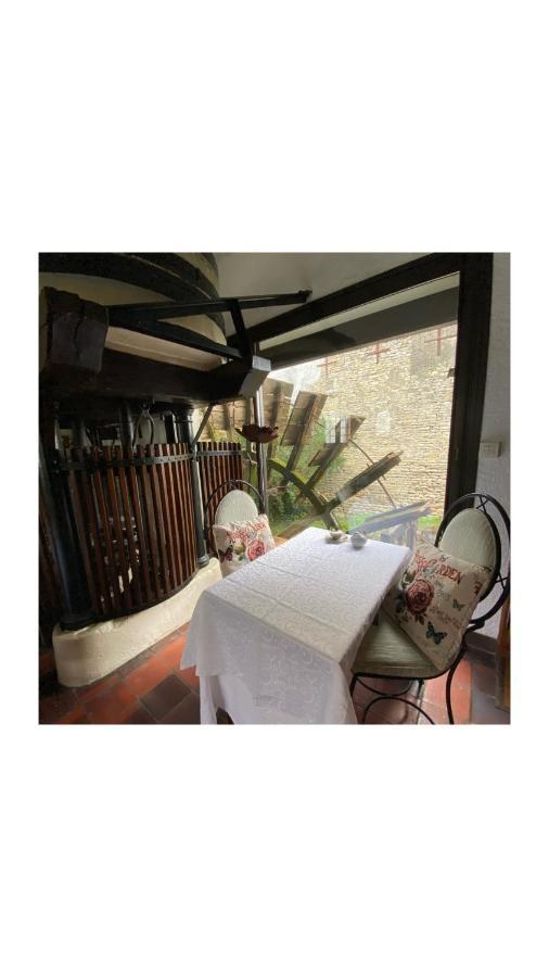Le Vieux Moulin Bed & Breakfast Bouhet Exterior photo